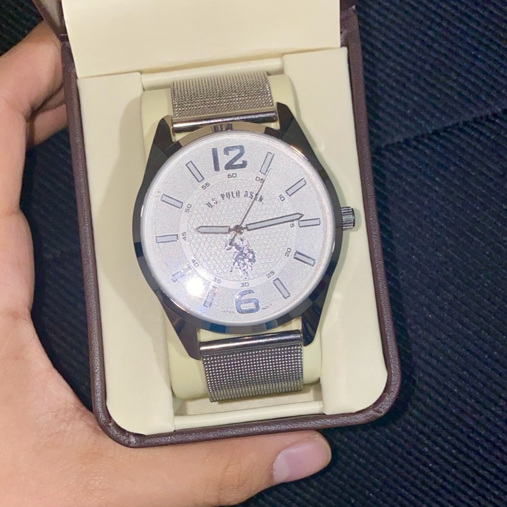 US Polo Silver Mesh Strap Watch: Timeless Elegance and Modern Style Combined